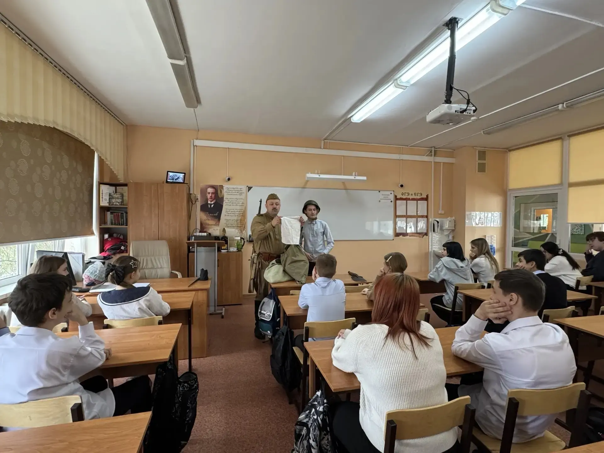 🎗Накануне Дня Победы в нашей школе прошли патриотические занятия, интересные встречи. Так, обучающие