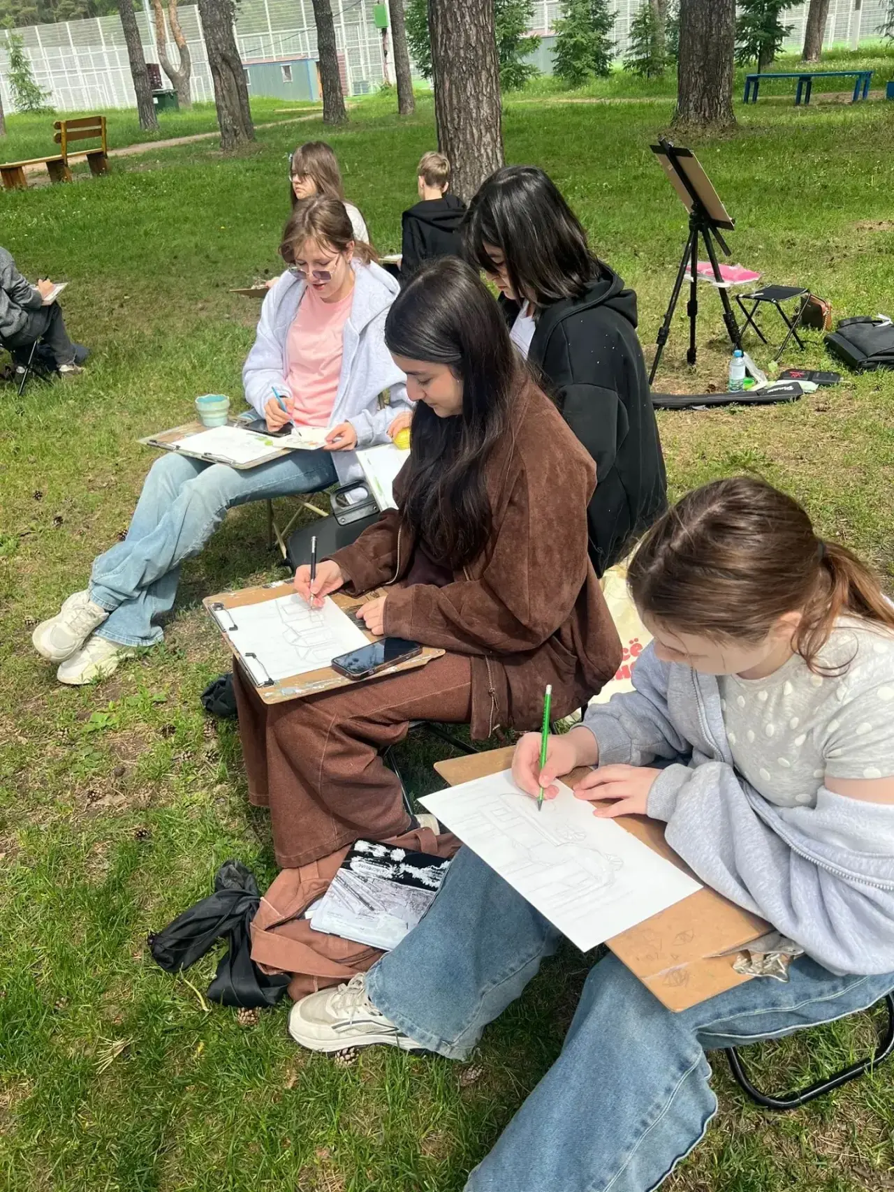 03.06.2026
Городской округ Котельники

🎨🌤️В Кузьминском лесопарке состоялся пленэр учащихся художе