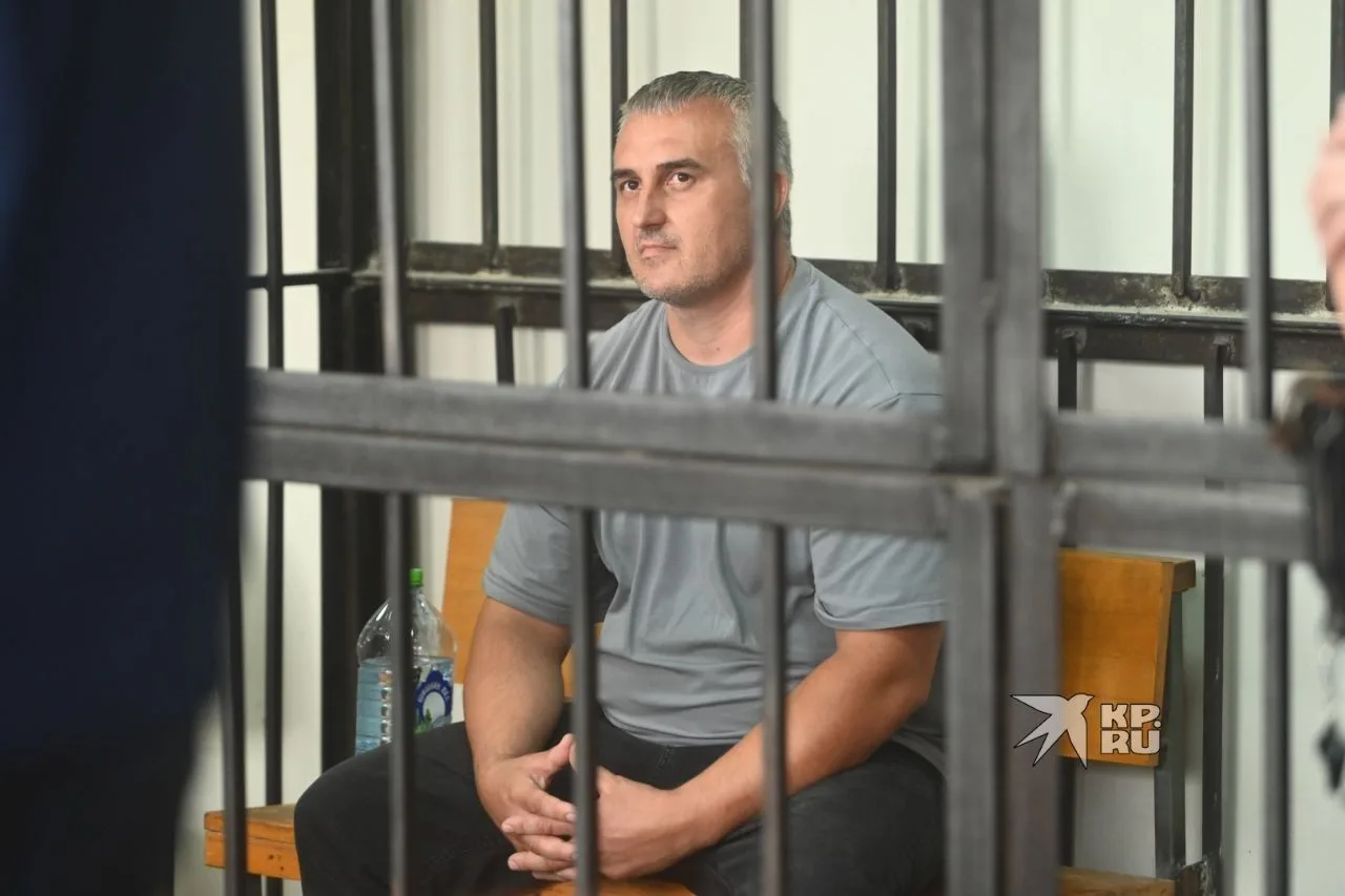 Аркадий Вагнер заявил, что сожалеет о том, что толкнул в плечо Никиту Зезина

Перед началом процесса