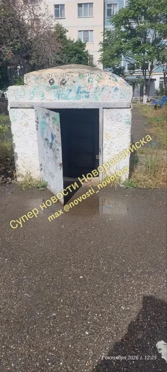 Дети больше года лазают по теплотрассам во дворе