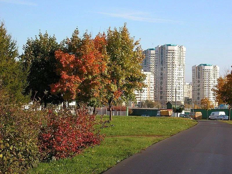 Нашел архивные кадры любимого района.