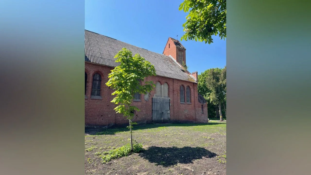 ⛪😔 В Некрасово неизвестные украли из кирхи старинный снимок и устроили бардак  Инцидент произошёл 21