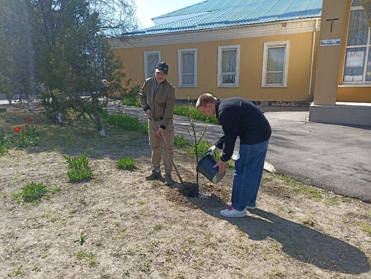 В Любимовском учреждении культуры прошёл экологический урок «Будь Человеком - человек!», посвящённый