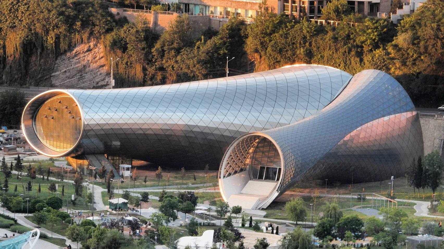 В Тбилиси снесут концертный зал Rike Concert Hall