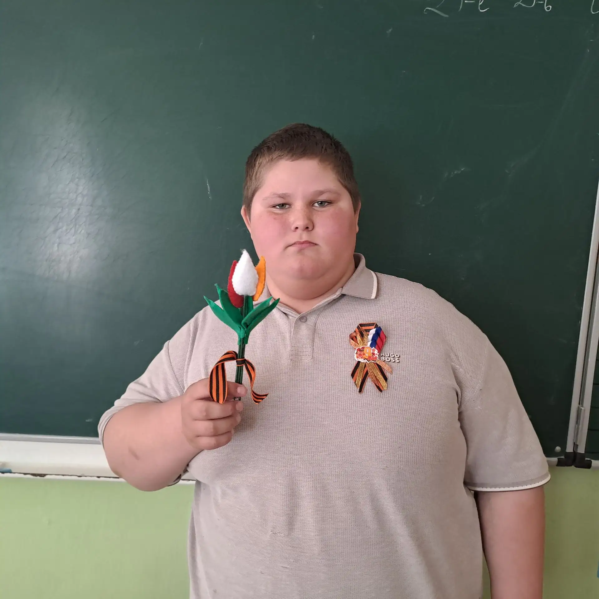 Тепло рук и память сердец             В преддверии празднования Дня Победы ребята на кружке декорати