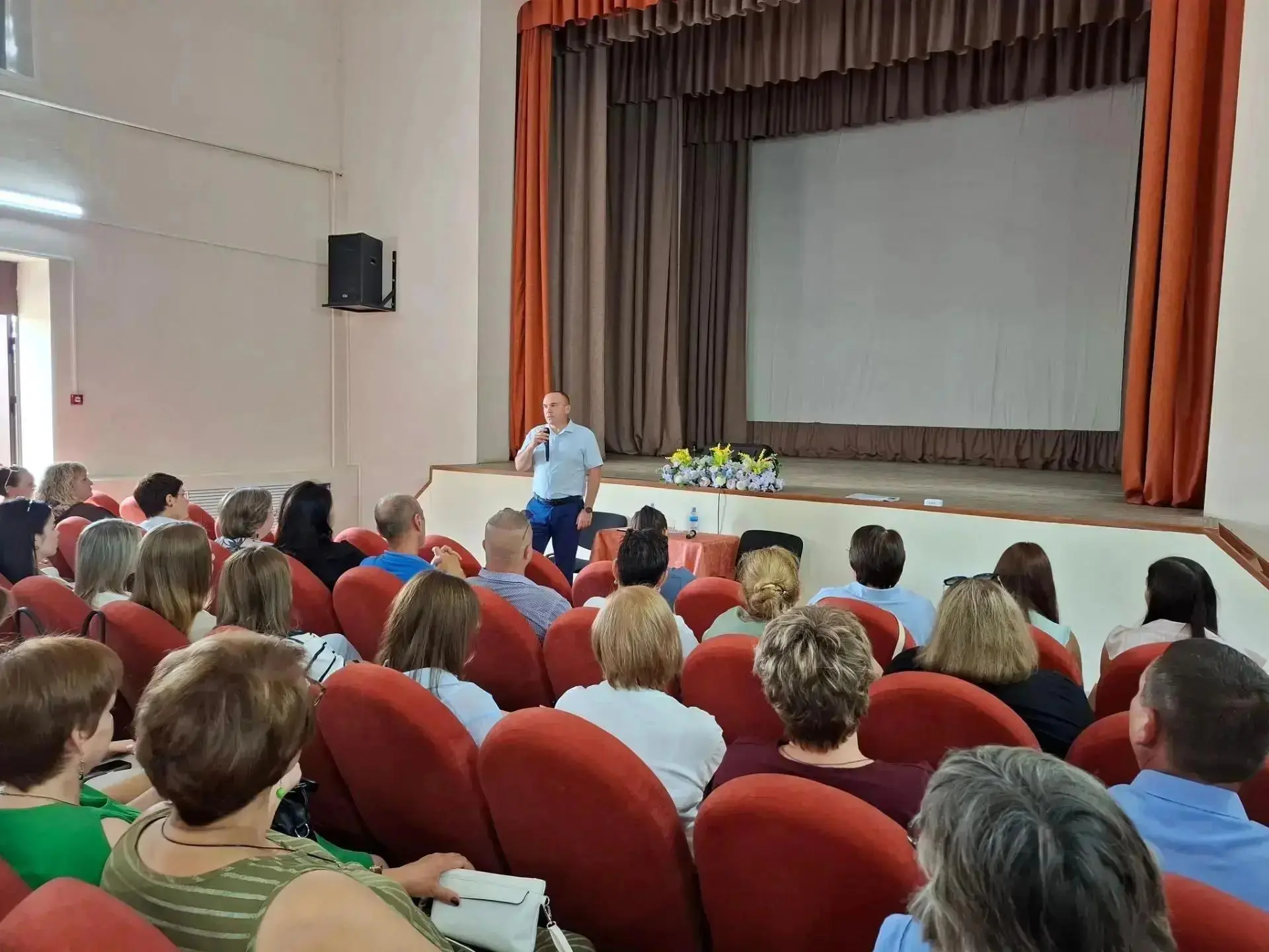 Глава Пугачевского муниципального района Алексей Янин встретился с руководителями и акт...