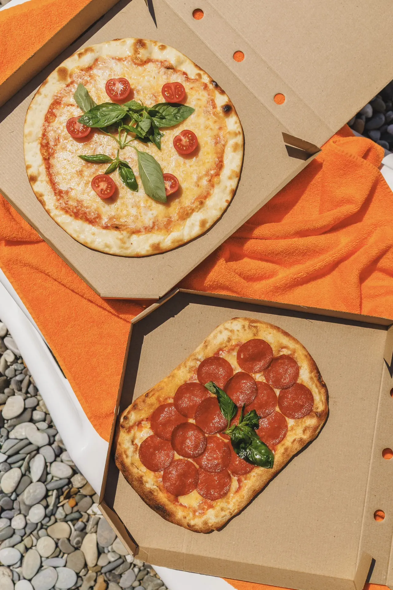 🍕ПИЦЦА НА ПЛЯЖЕ - ТО, ЧТО ЛЮБЯТ ВСЕ!🍕

Только что вынырнули из моря, наплавались и организм просит