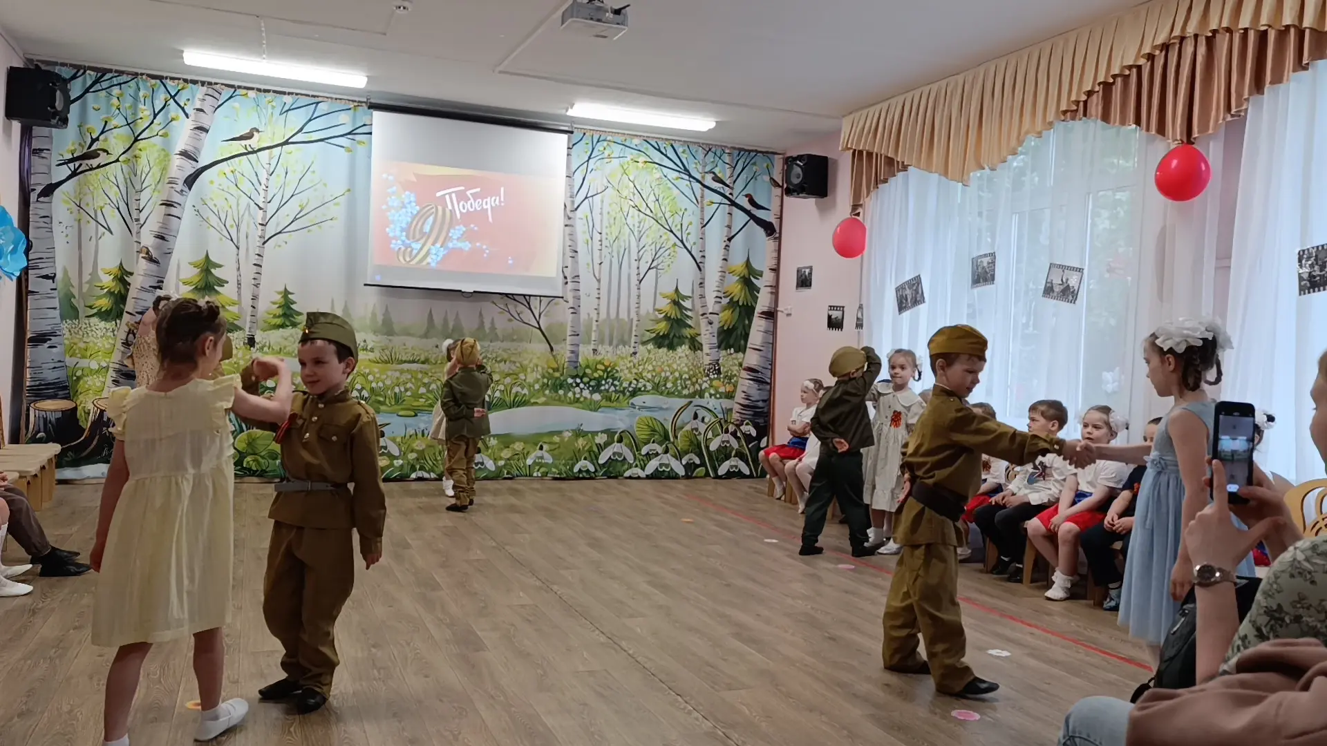 81 год спустя... Память жива! 🕊️🎗️  В нашем центре развития 27 прошел трепетный праздник. Танцы, пес