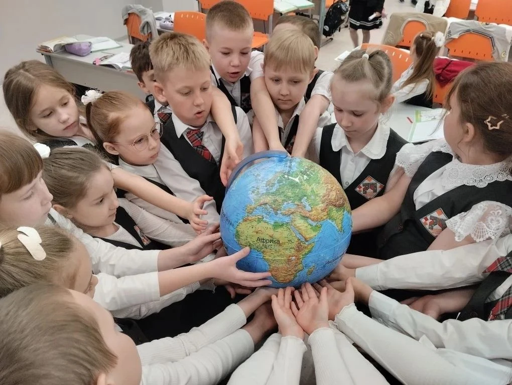 ДАДИМ ШАР ЗЕМНОЙ ДЕТЯМ!   Мы живём на красивой планете Земля🌎 Одно из самых важных дел - это беречь 