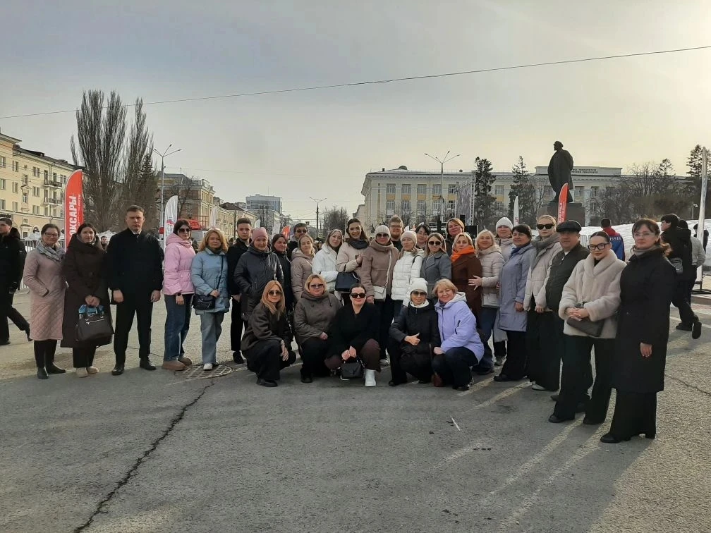 🇷🇺КРЫМСКАЯ ВЕСНА  18 марта - в знаменательную дату, советник директора по воспитанию Ирина Воробьева