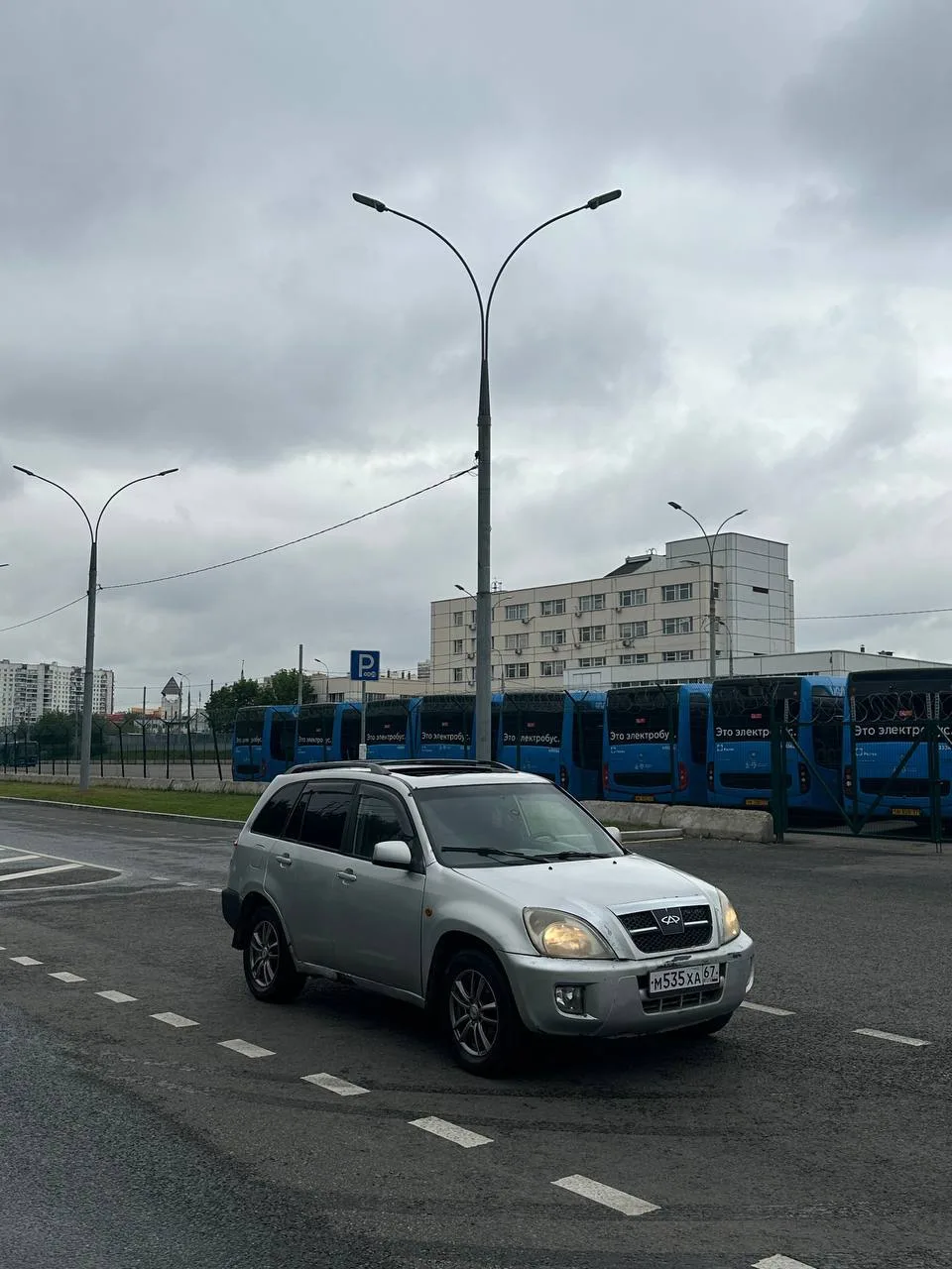 CHERY TIGGO T11
2.4 МКПП 2007 год 

Mitsubishi мотор
На полном ходу, доки все чистые, на учете, дейс