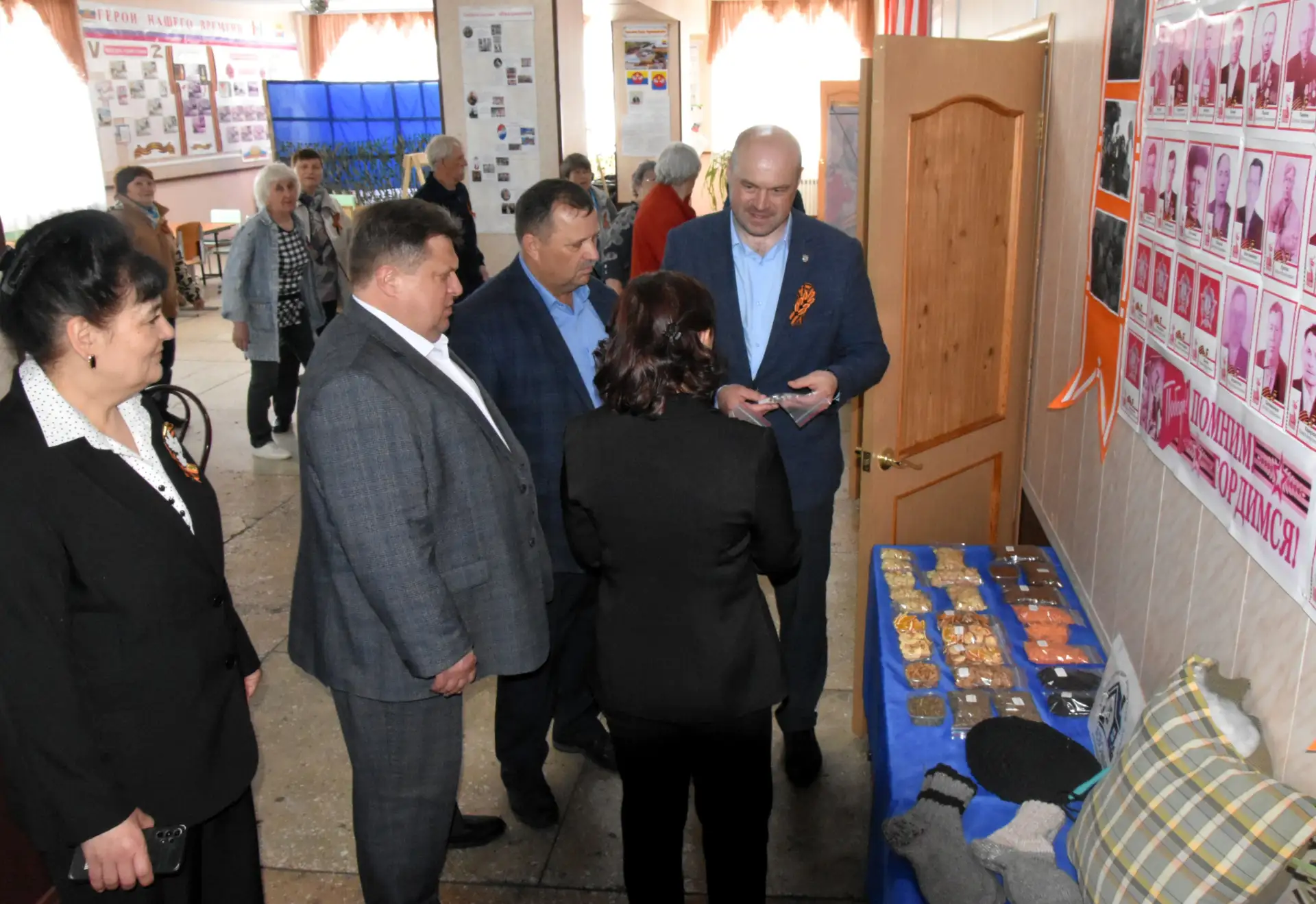 📍 Глава Барабинского района провел рабочие поездки в сельсоветы накануне Дня Победы  🎖️ На этой неде
