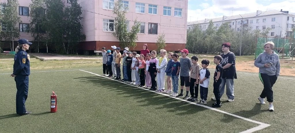 В лагере «Сила воли» городского округа Жатай прошла тренировочная эвакуация

📌Инструктор Пожарной ч