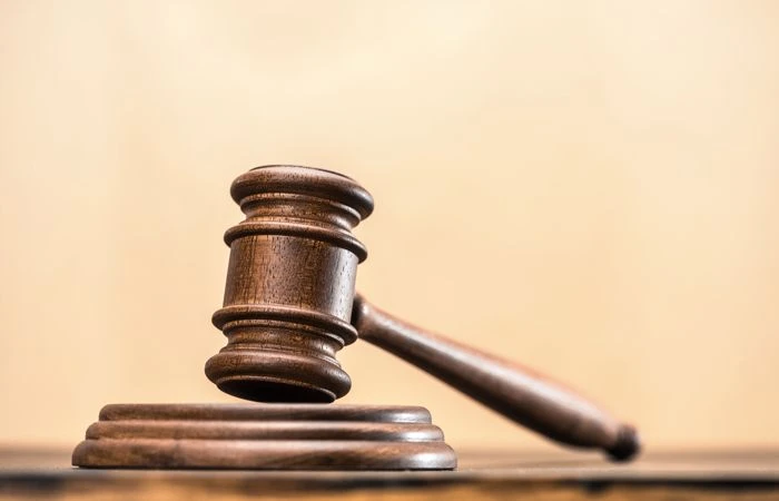 ⚖️ Семейный подряд в миграционке: покрывала, а после ссоры депортировала