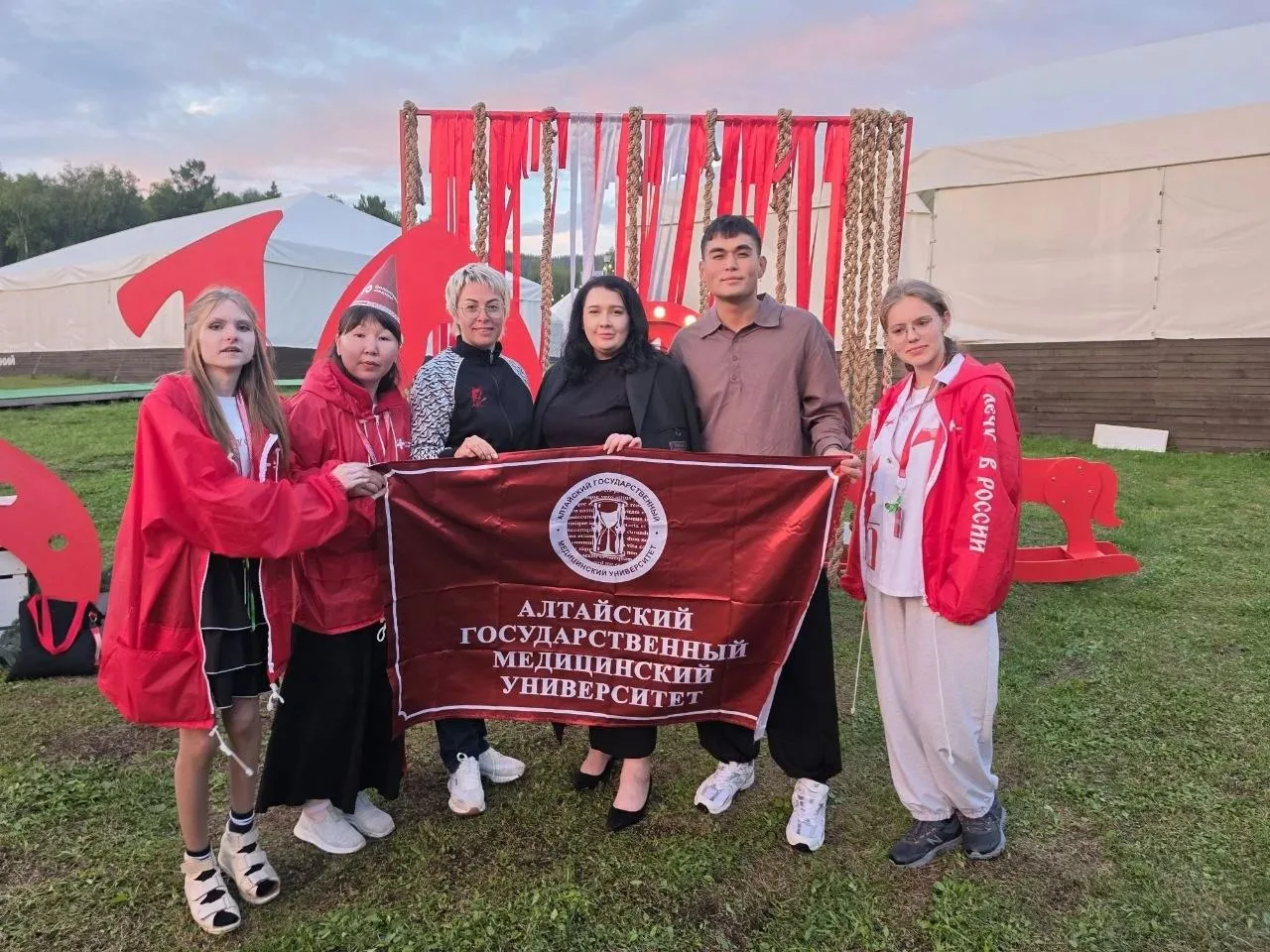ВОЛОНТЕРСКИЕ ДВИЖЕНИЯ