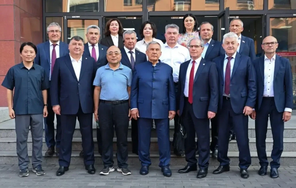 Всю прошлую неделю в составе республиканской делегации под руководством Раиса Татарстан...