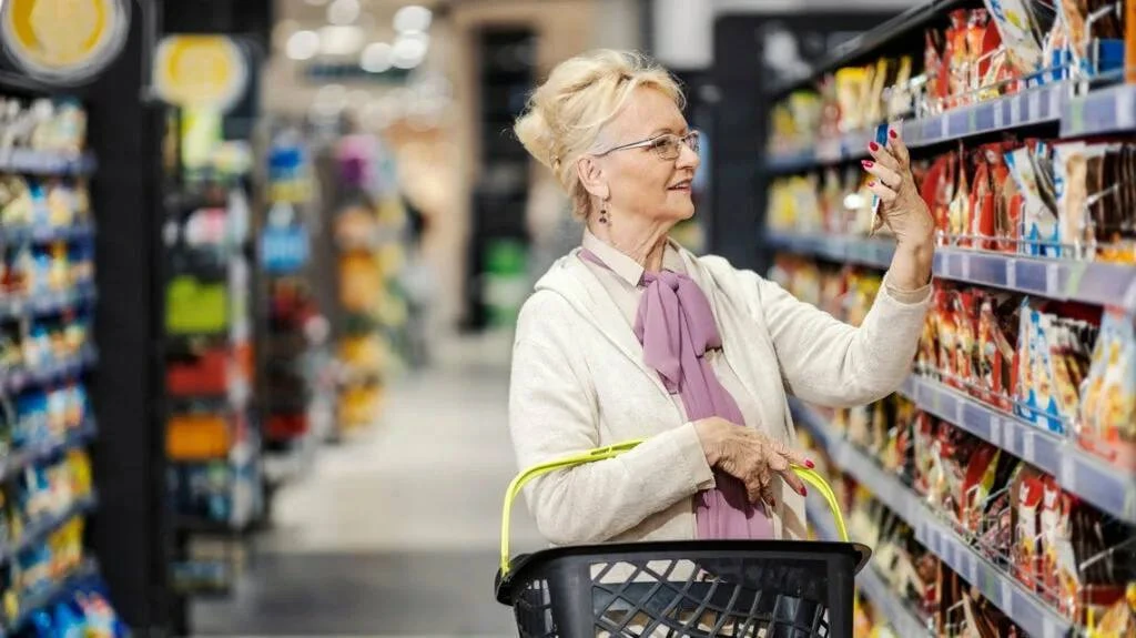 🛒 В России подешевели социально значимые продукты. 

В мае цены на базовые продукты снизились в сре