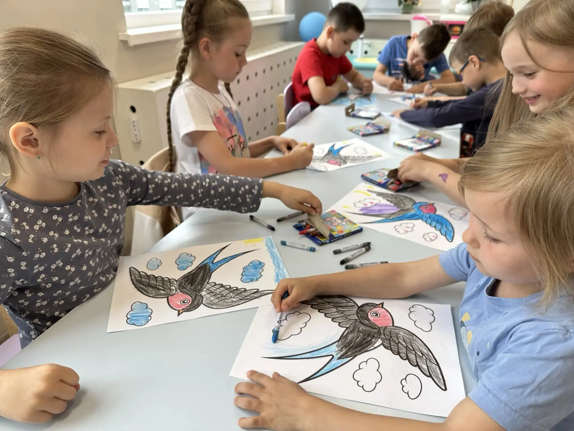 ✨ Тематический день #Ласточки в группе #Пингвинята прошёл интересно, познавательно и очень увлекател