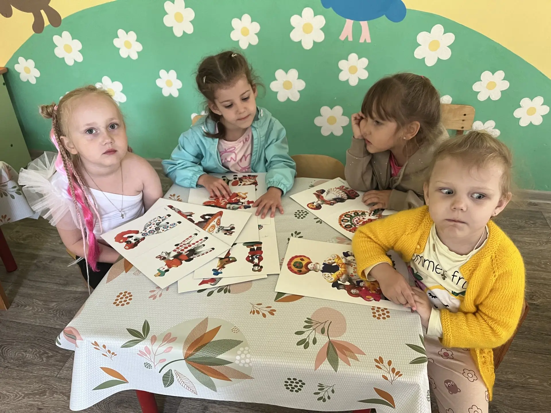 «День народного промысла». Цель: Приобщение дошкольников к истокам национальной культур...