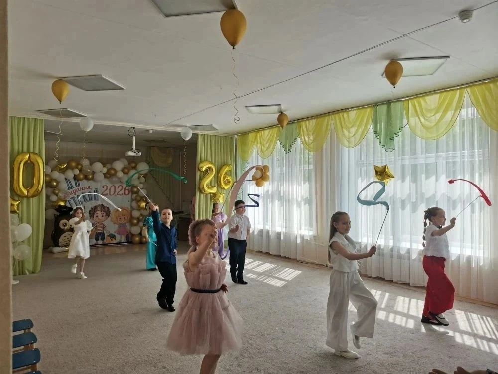 Маленькие выпускники, большие мечты: наш выпускной в группе "Пчелки"!