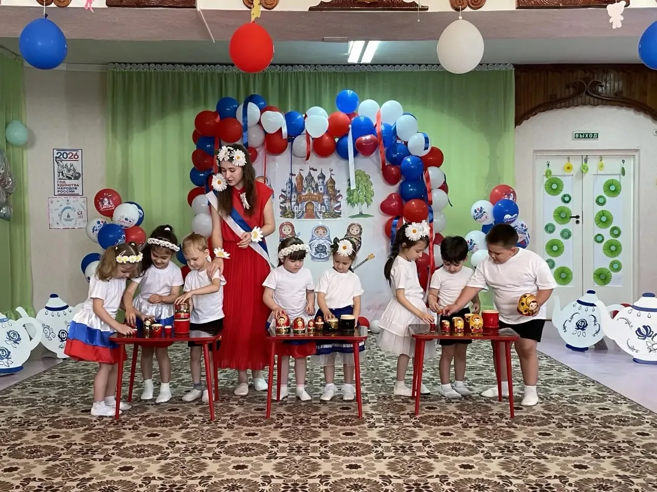Дорогие взрослые! 🤗
Поздравляем вас с Днём России — 12 июня! 🇷🇺✨
Желаем много радости, улыбок и х