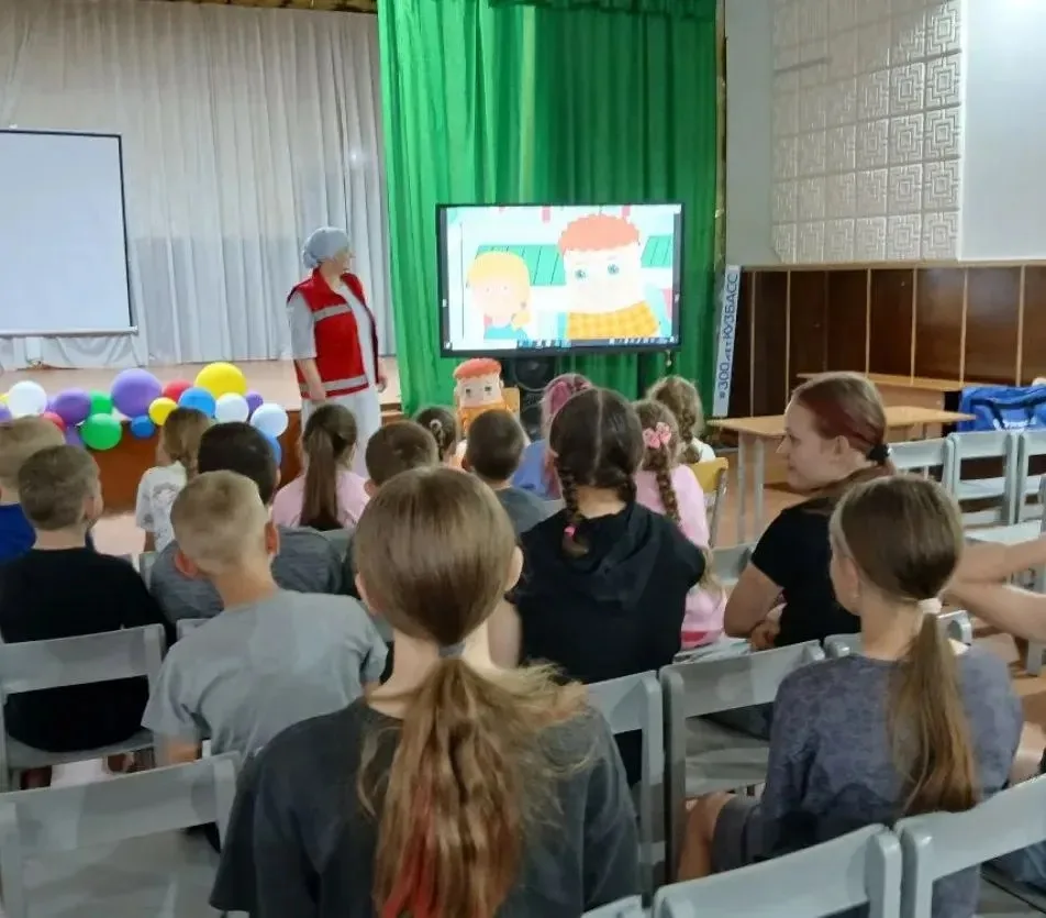Для ребят из 1 отряда прошел мастер-класс по оказанию первой медицинской помощи🏥
Посмотрели серию м