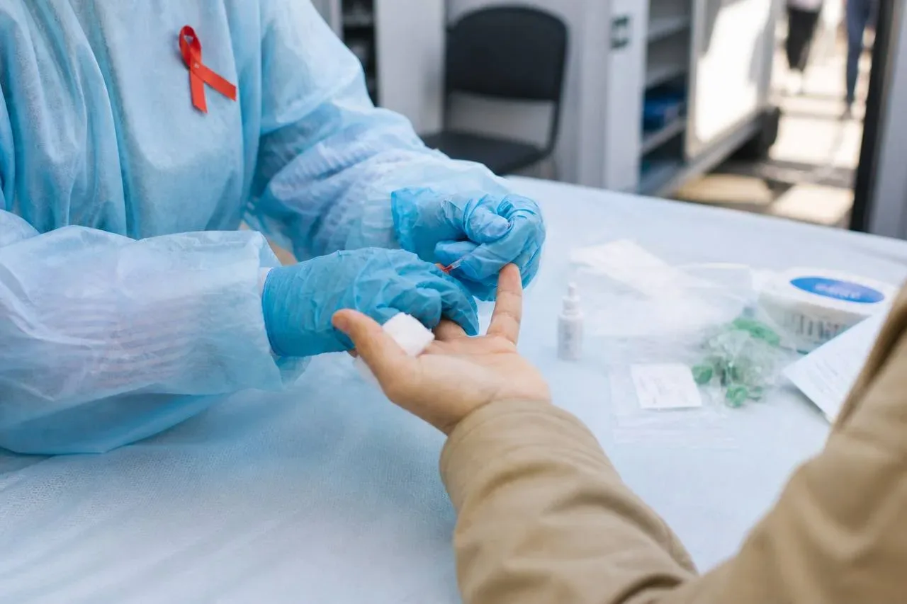 Бесплатное и анонимное обследование на ВИЧ-инфекцию, сифилис, вирусные гепатиты В и С п...