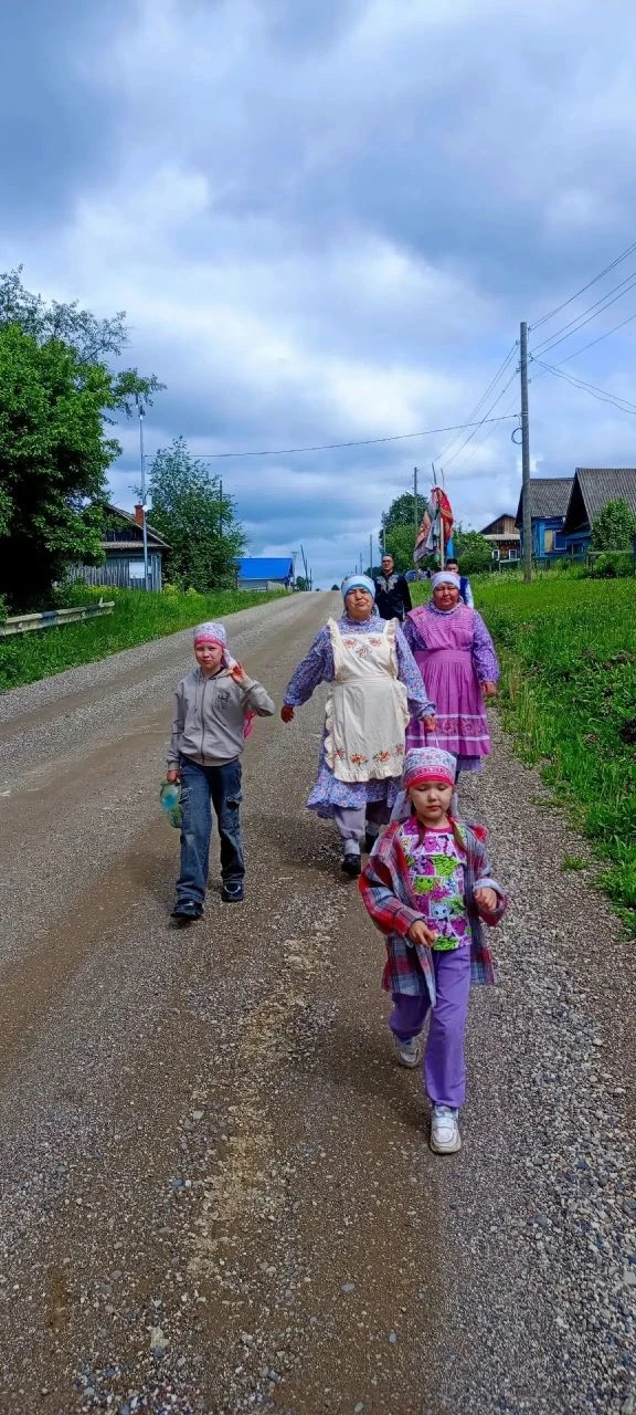 По старинному обычаю жители д. Нижняя Истекаевка готовятся к главному летнему празднику...