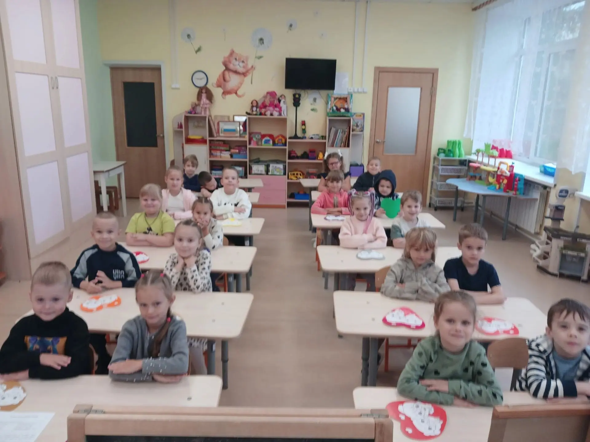 Маленькие сердца с большой любовью ❤️: как прошло занятие ко Дню пожилого человека в по...