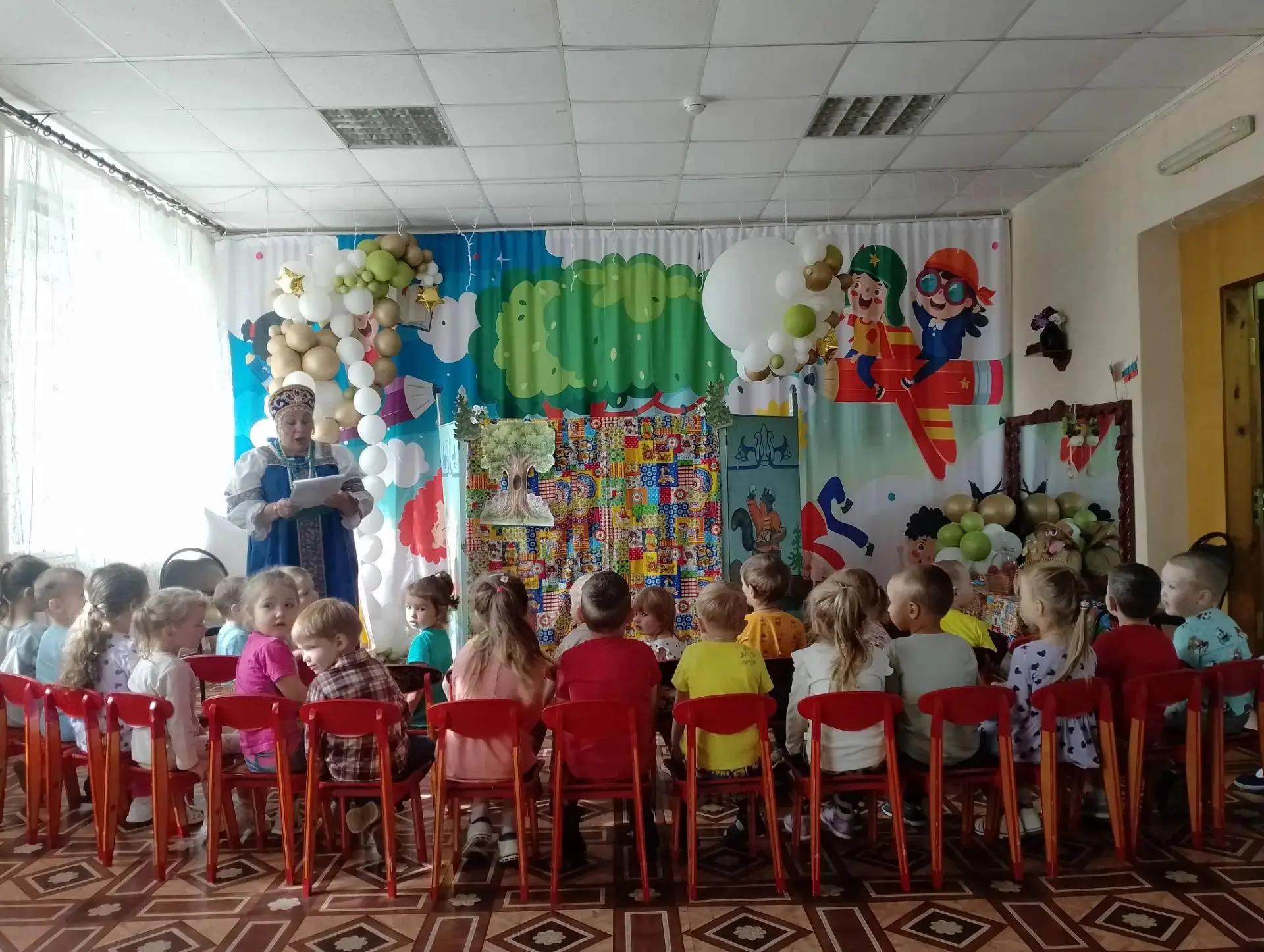 Яблочный спас праздник веселый пригласил и наших самых маленьких деток на веселое кукол...
