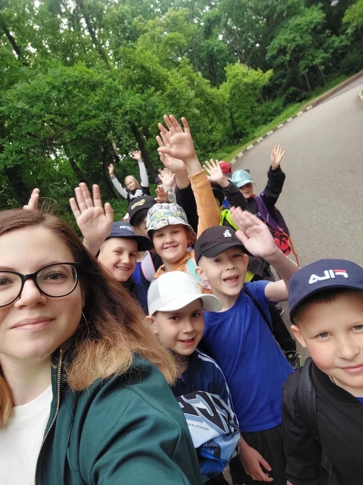 Завершение учебного года - это всегда праздник. 1 В класс эффектно завершил учебный год...