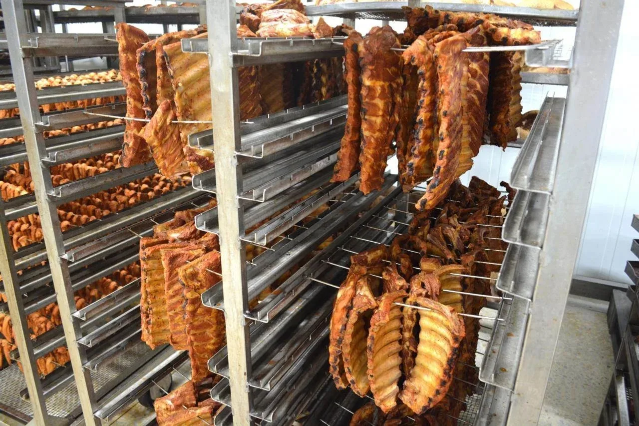 Что вредного в копчёных продуктах?

То, что это вкусно, даже спорить не стану.  Но главная проблема 