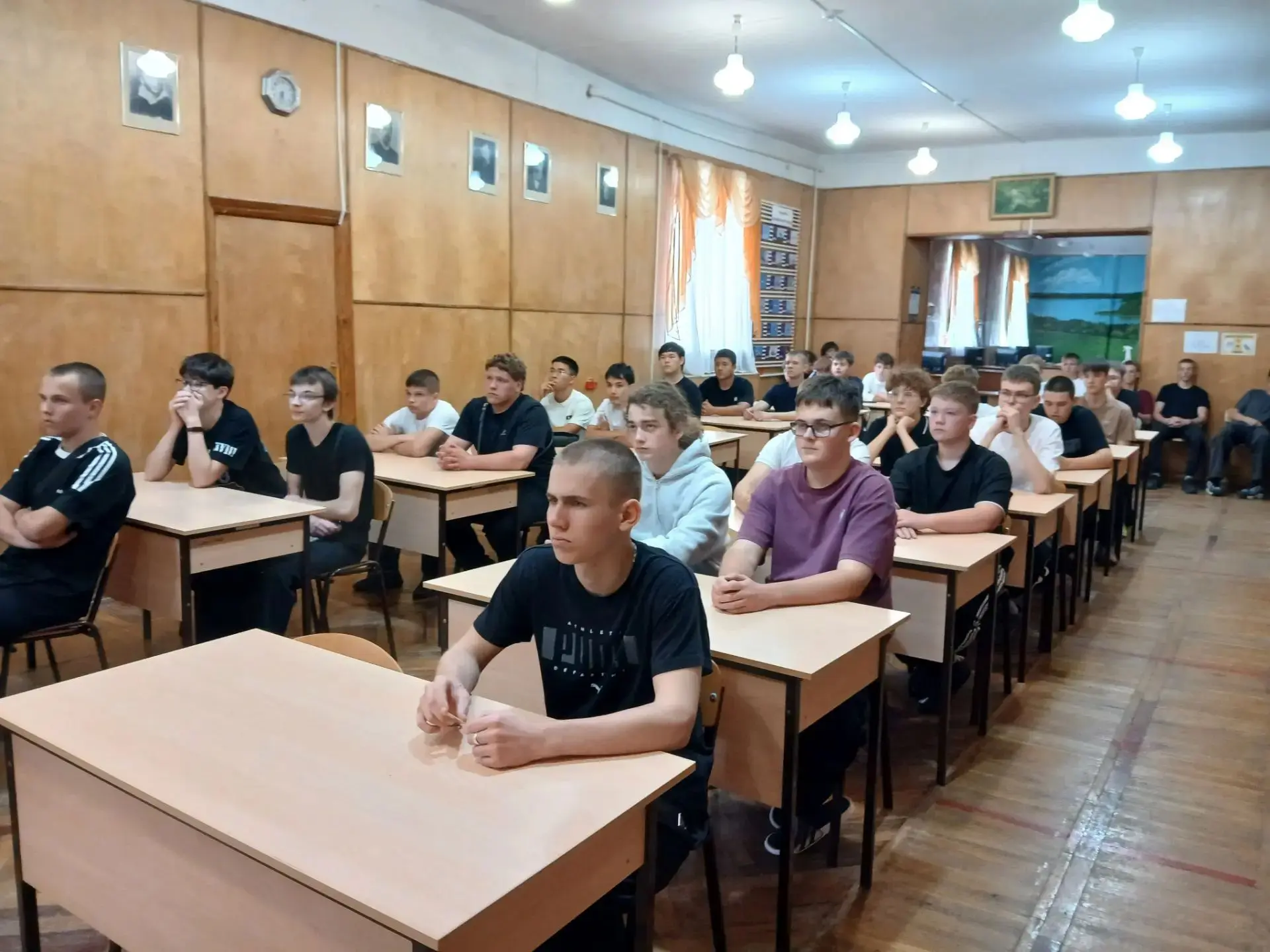 В читальном зале библиотеки колледжа состоялось мероприятие, посвященное двум нелегким ...