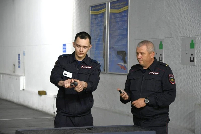 Личное первенство по неполной разборке и сборке пистолета Макарова среди переменного со...