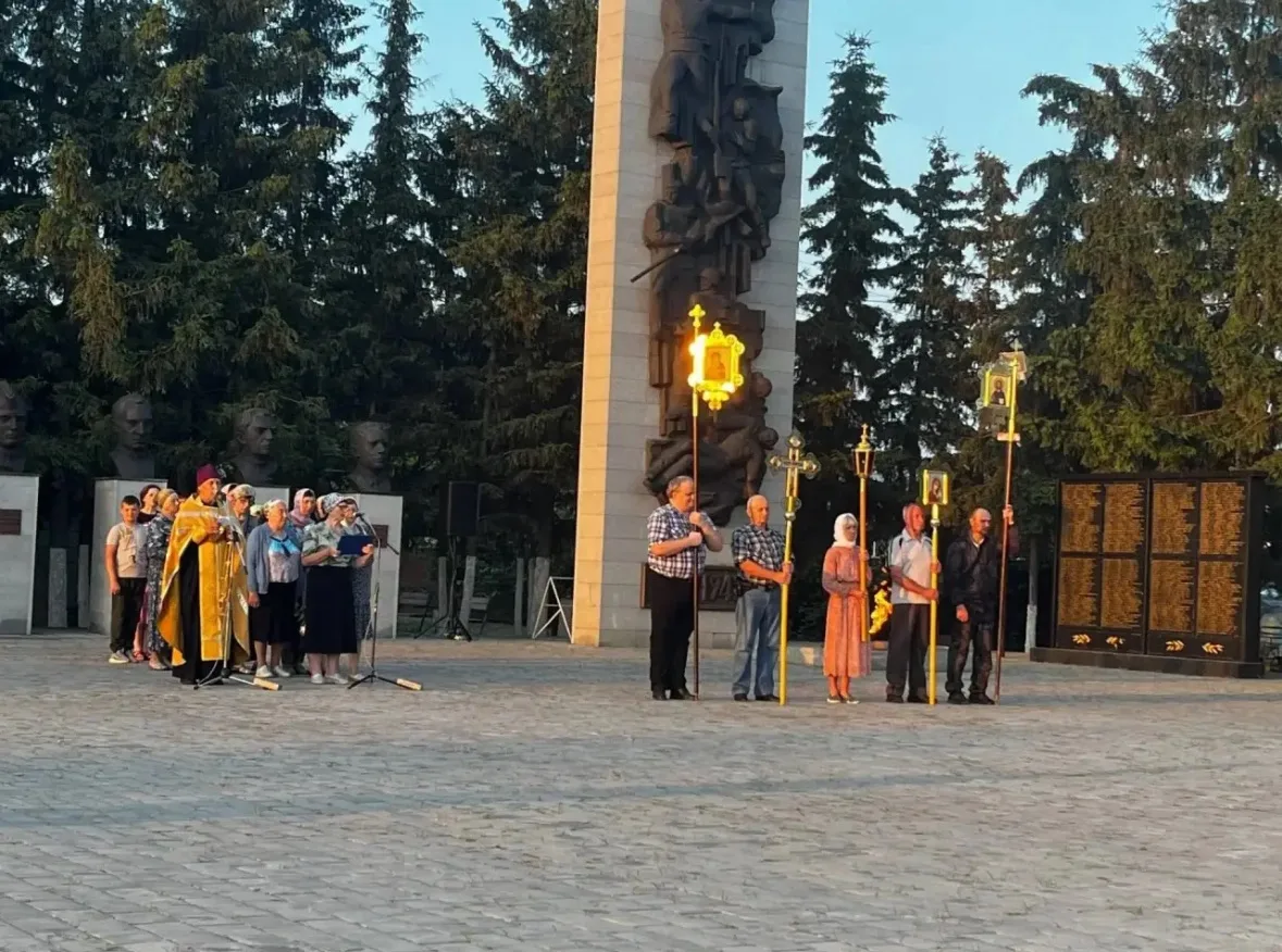 🕯️Память, которая объединяет

В преддверии Дня памяти и скорби наши студенты присоединились к Всеро