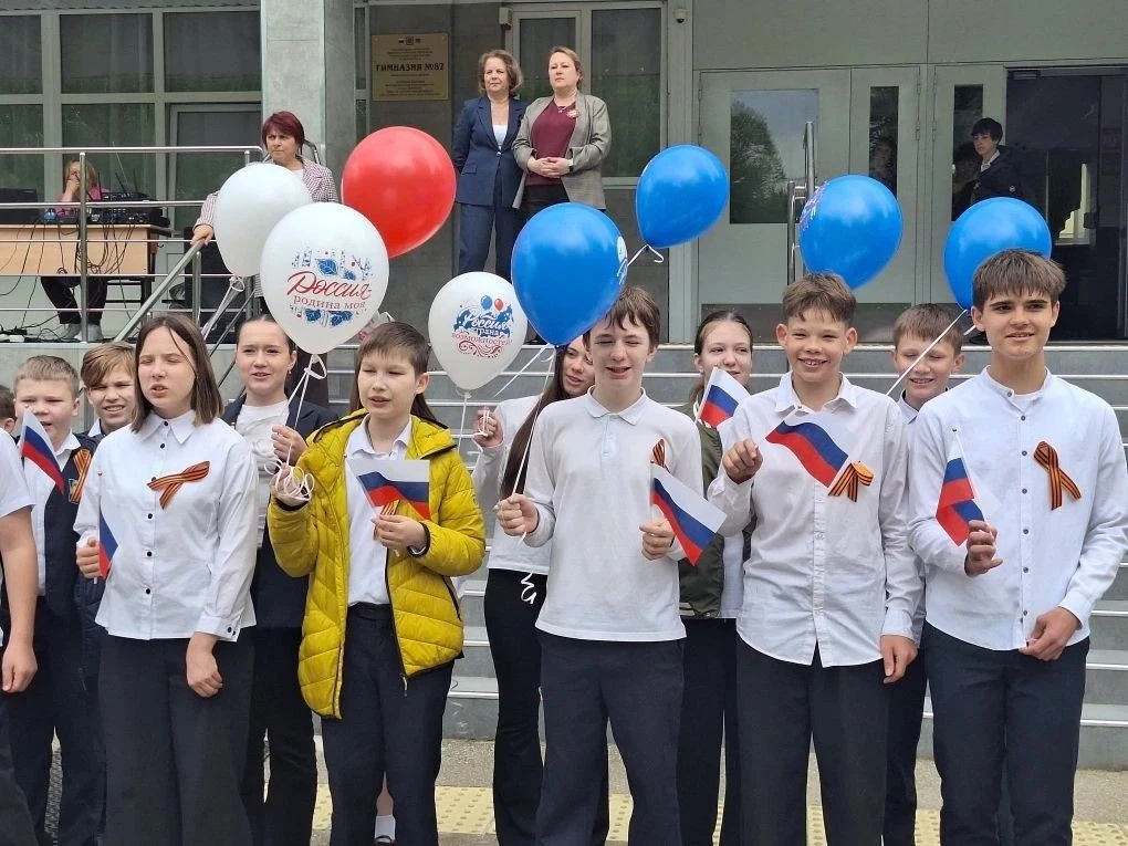 🌼🎉 Первомайская демонстрация в гимназии! 🎉🌼  В нашей гимназии прошла яркая и запоминающаяся первомай