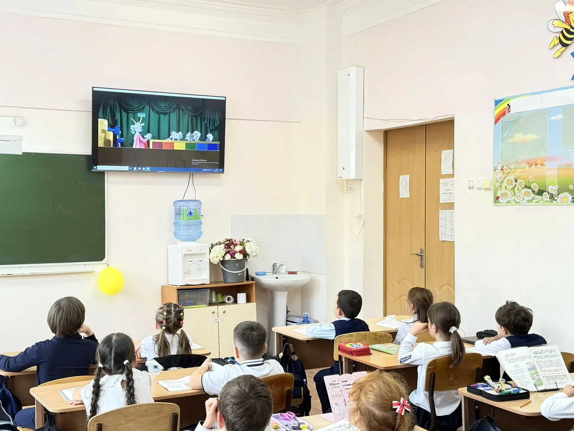 3-4 сентября ученики 1–2-х классов стали зрителями мини-спектакля «Случай в группе ранн...