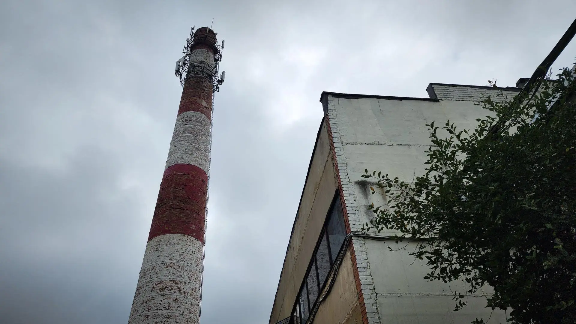 В Бронницах вовсю готовятся к зиме. В котельной №2 в Пионерском переулке завершили план...