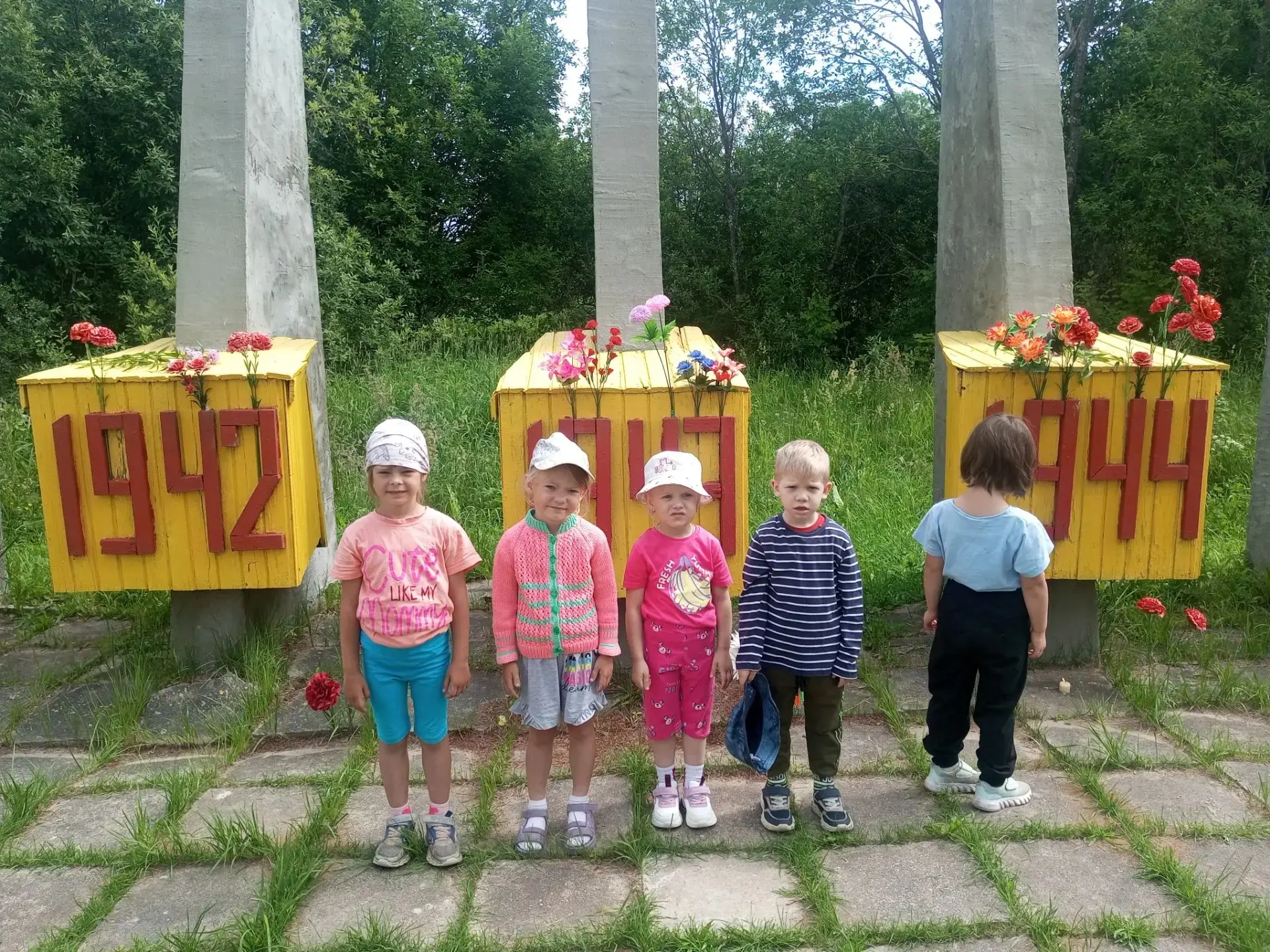 22 июня, в день памяти и скорби, наши малыши почтили минутой молчания погибших в Великой Отечественн