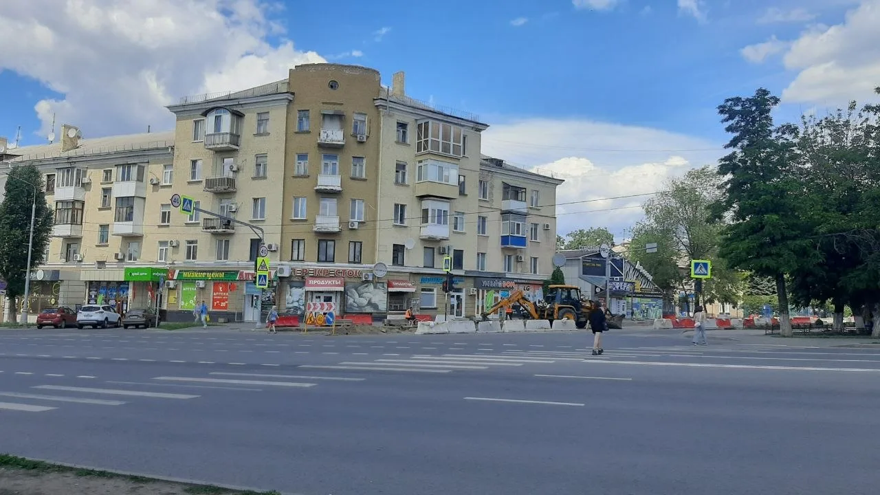 🛣 Ремонт дороги на улице Курчатова в Луганске идёт полным ходом

Дорожная техника уже работает на у