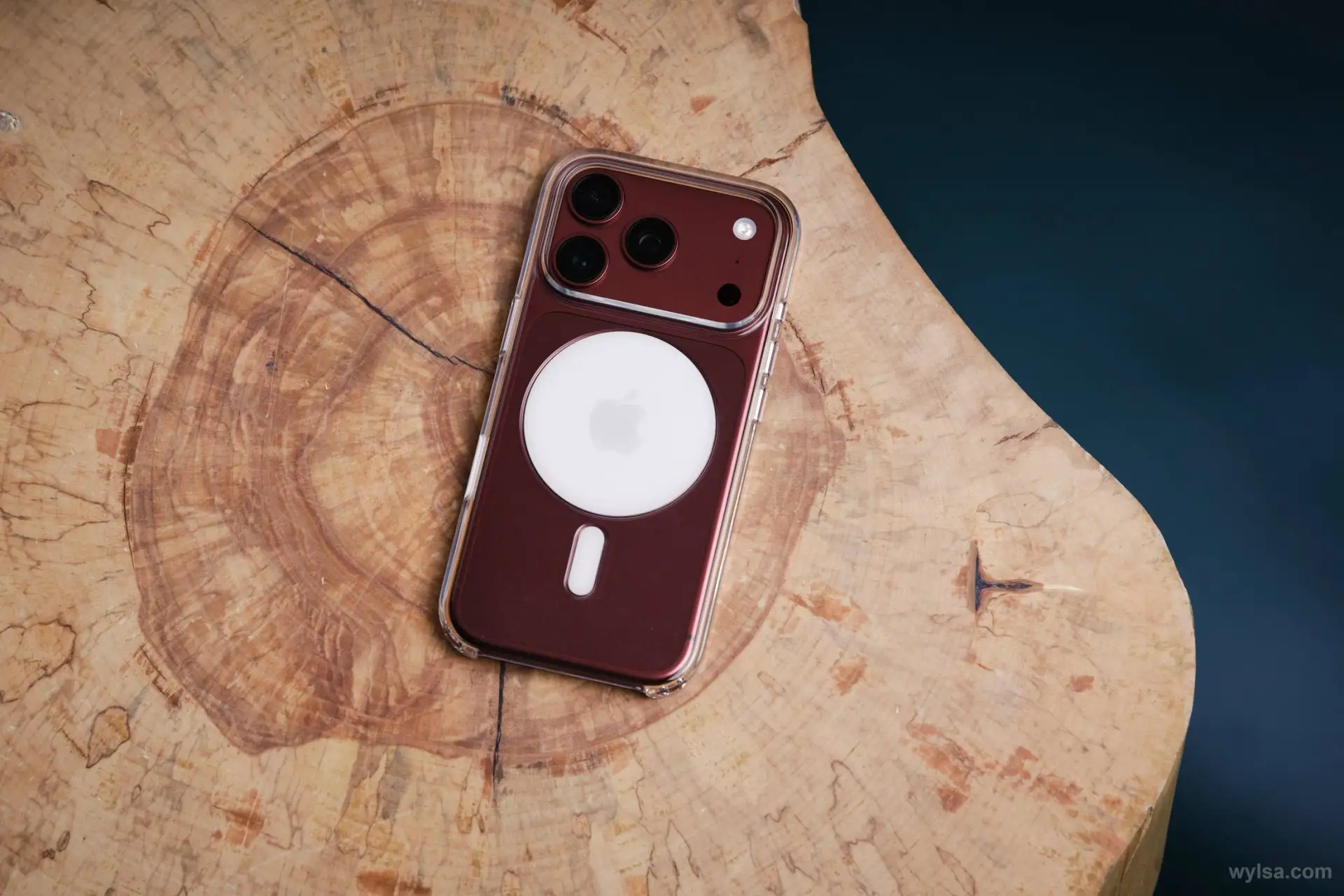 В названии этого текста всё сказано: «Как просто и быстро заряжать iPhone 18 Pro или iP...