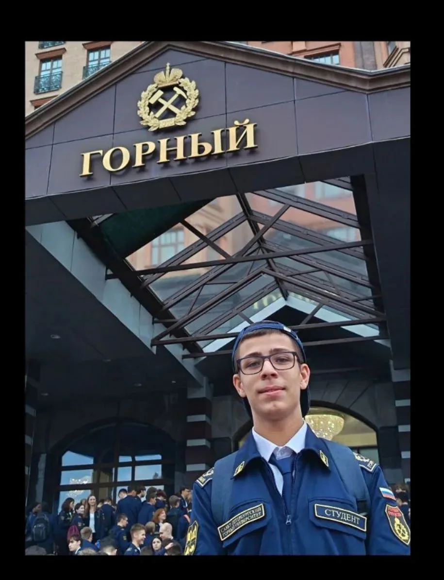 💥 Братья Аликовы: от чертежей до шахматной короны

Братья Аликовы -  Алихан и Хетаг, воспитываются 