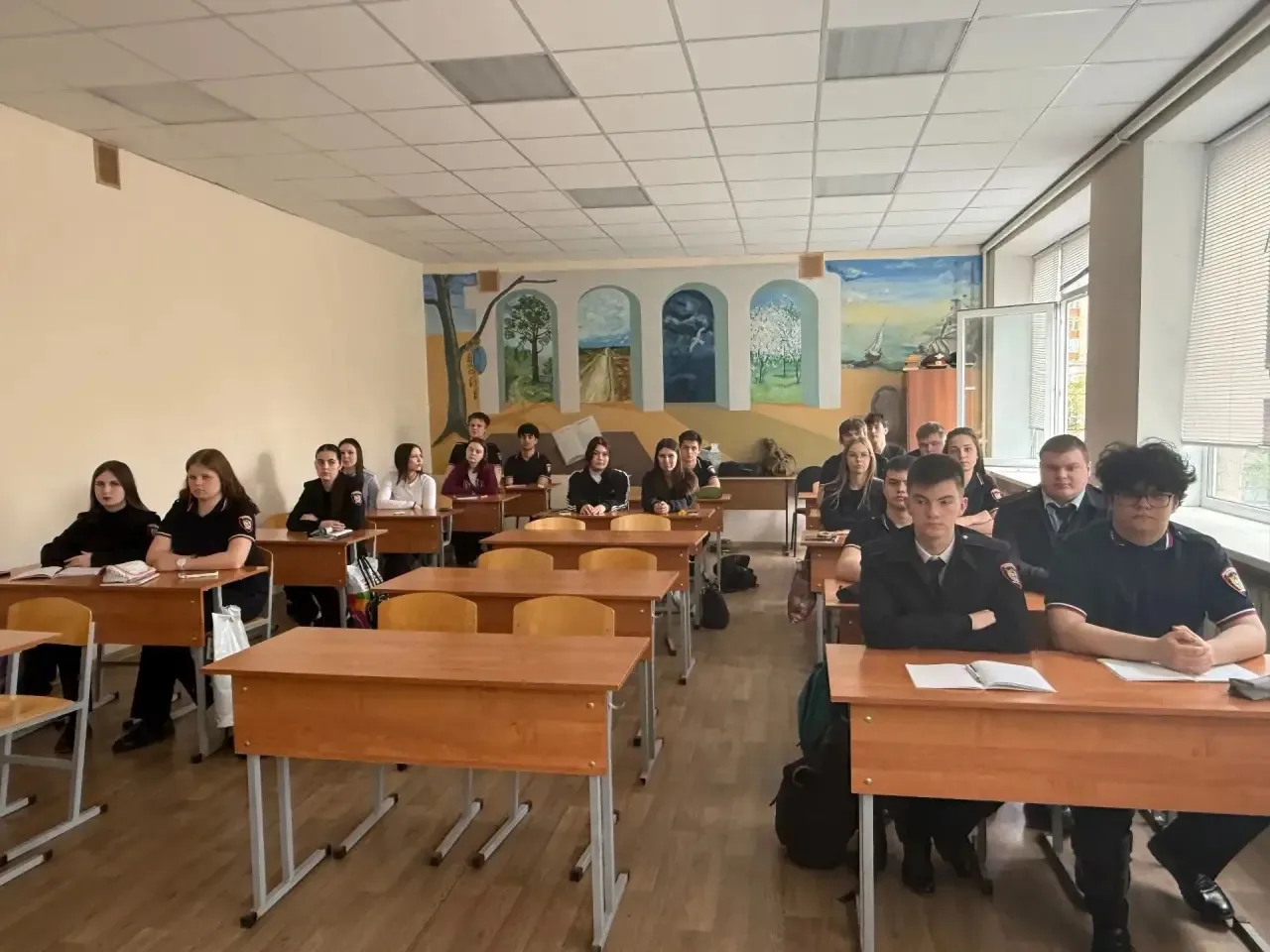 В Подмосковном политехническом колледже прошли занятия из цикла «Разговоры о важном» на тему «Песни 