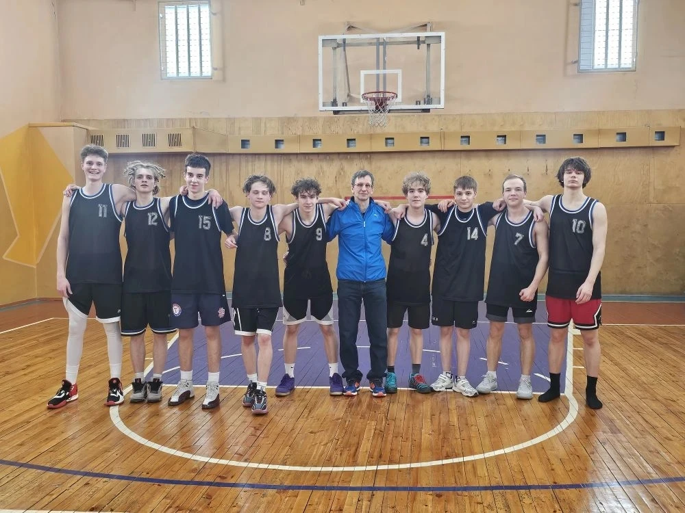 🏀Сегодня состоялись районные соревнования по баскетболу 70 гимназия против 65 школы.  🥇Входе серьёзн
