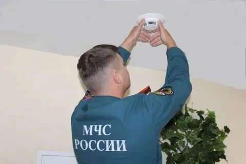 200 пожарных извещателей бесплатно установят в домах горожан до 10 июля

Соответствующее решение при