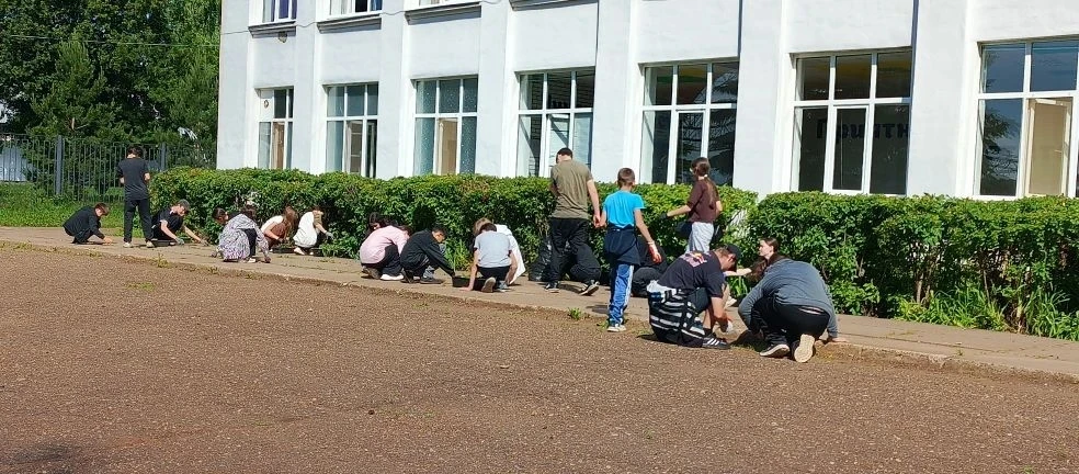 🔥Продолжаем  работу пришкольного лагеря труда и отдыха!