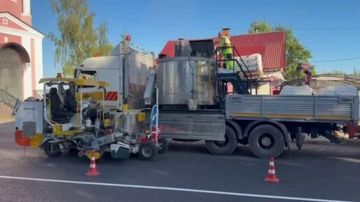 Разметку наносят на дороге Ермолино - Боровск – Верея
