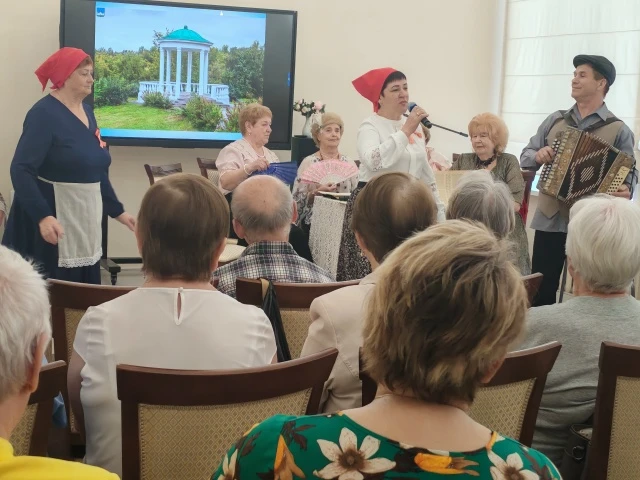 Театральная студия «Творчество сердец» серебряных волонтеров продолжает радовать городч...