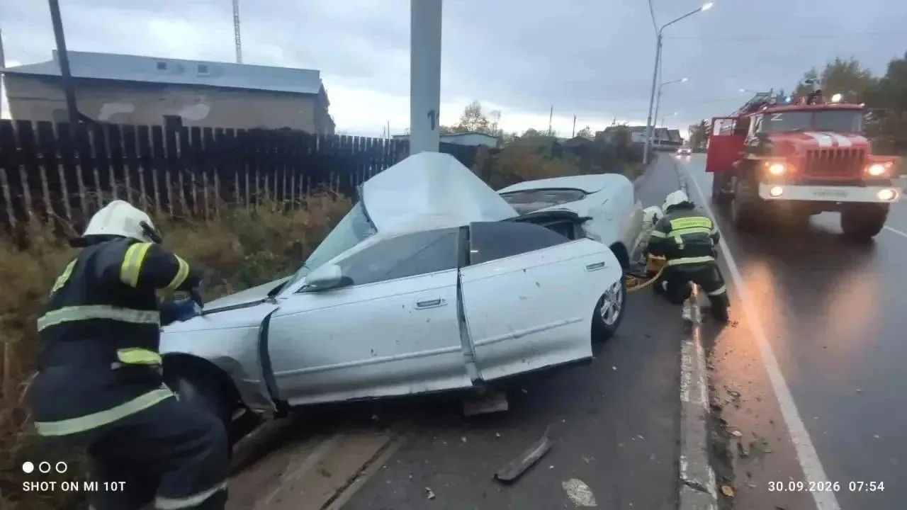 ⚡️Водителя пришлось деблокировать из покорёженного "Марка" в Тымовском районе