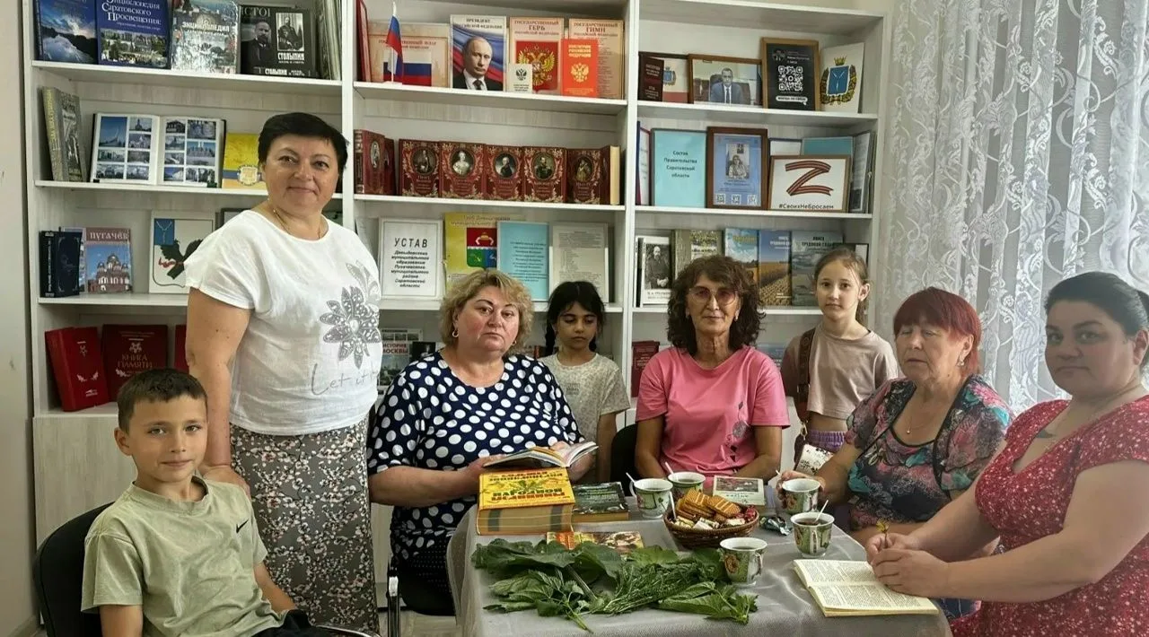 В библиотеке села Давыдовка состоялось очередное заседание клуба по интересам «Огородник» в форме фи